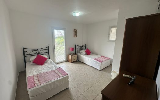 Küçükbük Koyu’nda Site İçerisinde 5 + 1 Müstakil Bahçeli Villa
