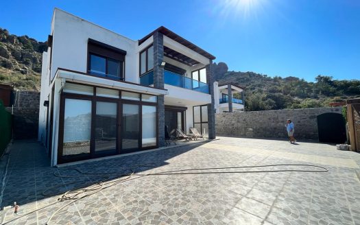Gündoğan’da Satılık 5+2 Müstakil Bahçeli Villa