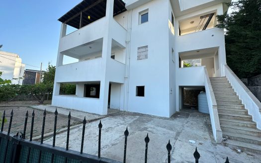 Gündoğan Merkezde 500 m2 Arsa İçinde 3 Katlı Daire Komple Satılık