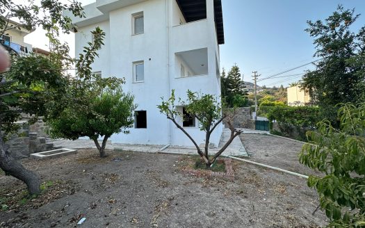 Gündoğan Merkezde 500 m2 Arsa İçinde 3 Katlı Daire Komple Satılık
