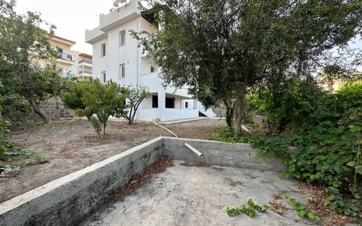 Gündoğan Merkezde 500 m2 Arsa İçinde 3 Katlı Daire Komple Satılık