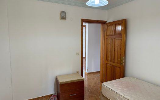 Gündoğan Merkezde 500 m2 Arsa İçinde 3 Katlı Daire Komple Satılık