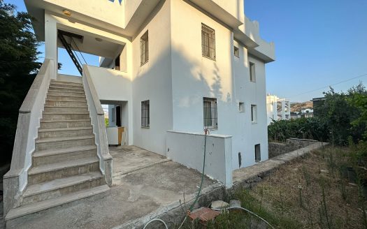 Gündoğan Merkezde 500 m2 Arsa İçinde 3 Katlı Daire Komple Satılık
