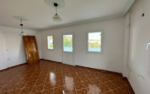 Gündoğan Merkezde 500 m2 Arsa İçinde 3 Katlı Daire Komple Satılık