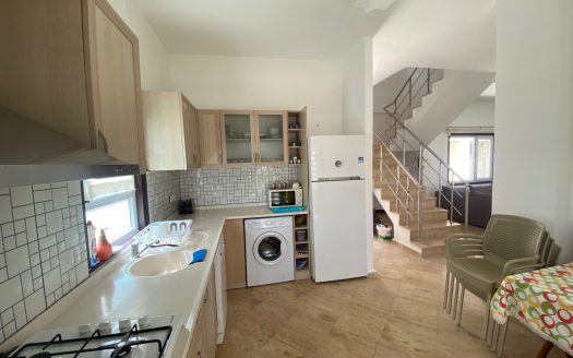 Küçükbük Koyunda Denize Yakın 3+1 Yıllık Kiralık Eşyalı Villa