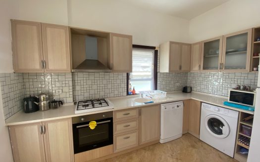 Küçükbük Koyunda Denize Yakın 3+1 Yıllık Kiralık Eşyalı Villa