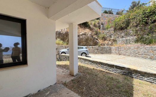 Yalıkavak Koyunda Müstakil Deniz Manzaralı Geniş Bahçeli Villa