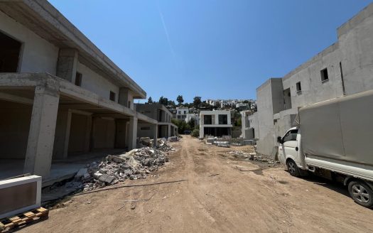 Fırsat!! Küçükbük Koyunda Denize 3 Dakika 2+1 Projeden Daireler