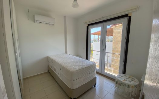 Küçükbük Koyunda Denize Yakın 3+1 Yıllık Kiralık Eşyalı Villa