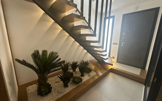 Gündoğan Merkezi Konumda 2+1 Bahçeli Yeni Dubleks Villa