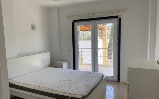 Küçükbük Koyunda Denize Yakın 3+1 Yıllık Kiralık Eşyalı Villa