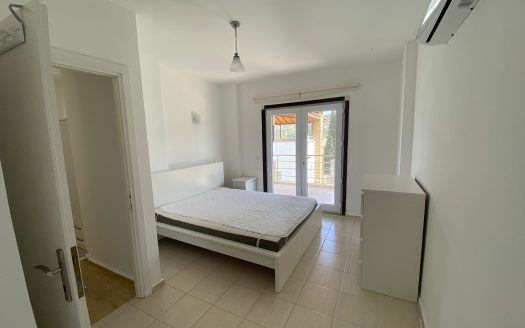 Küçükbük Koyunda Denize Yakın 3+1 Yıllık Kiralık Eşyalı Villa