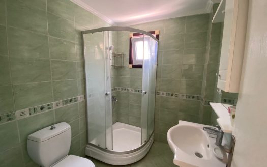 Küçükbük Koyunda Denize Yakın 3+1 Yıllık Kiralık Eşyalı Villa