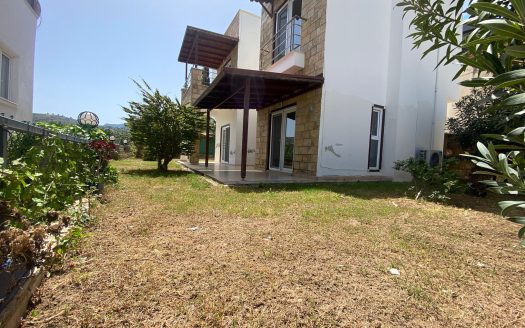 Küçükbük Koyunda Denize Yakın 3+1 Yıllık Kiralık Eşyalı Villa
