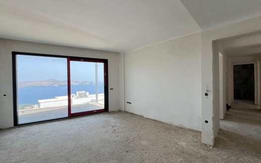 Yalıkavak Koyunda Müstakil Deniz Manzaralı Geniş Bahçeli Villa