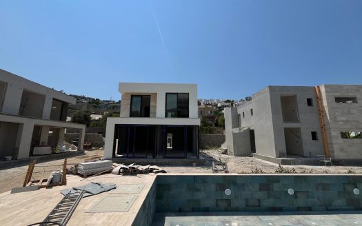 Fırsat!! Küçükbük Koyunda Denize 3 Dakika 2+1 Projeden Daireler