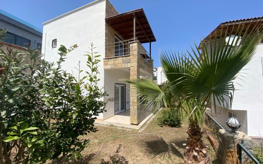 Küçükbük Koyunda Denize Yakın 3+1 Yıllık Kiralık Eşyalı Villa