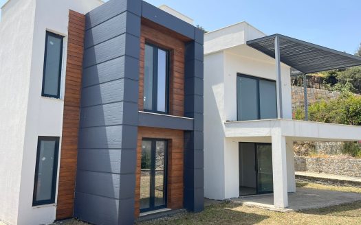 Yalıkavak Koyunda Müstakil Deniz Manzaralı Geniş Bahçeli Villa