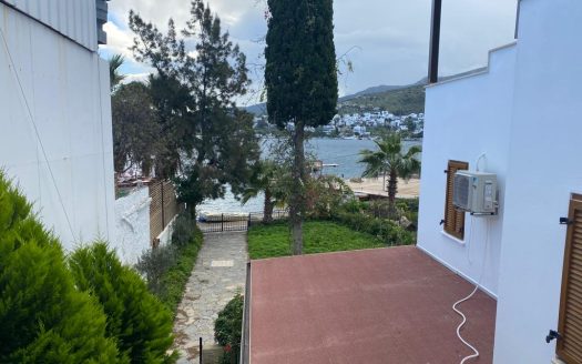 Bodrum Türkbükü Koyunda Denize Çok Yakın 2+1 Sıfır Villa