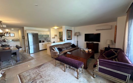 Gündoğan Koyunda Deniz Sıfır Site İçinde Bahçeli Villa Satılık